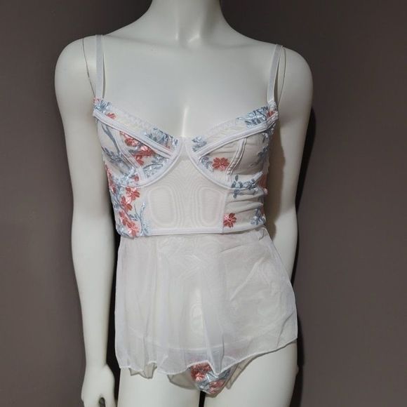 White Embroidered Mesh Underwire Slips With Thong Lingerie - Picture 2 of 10